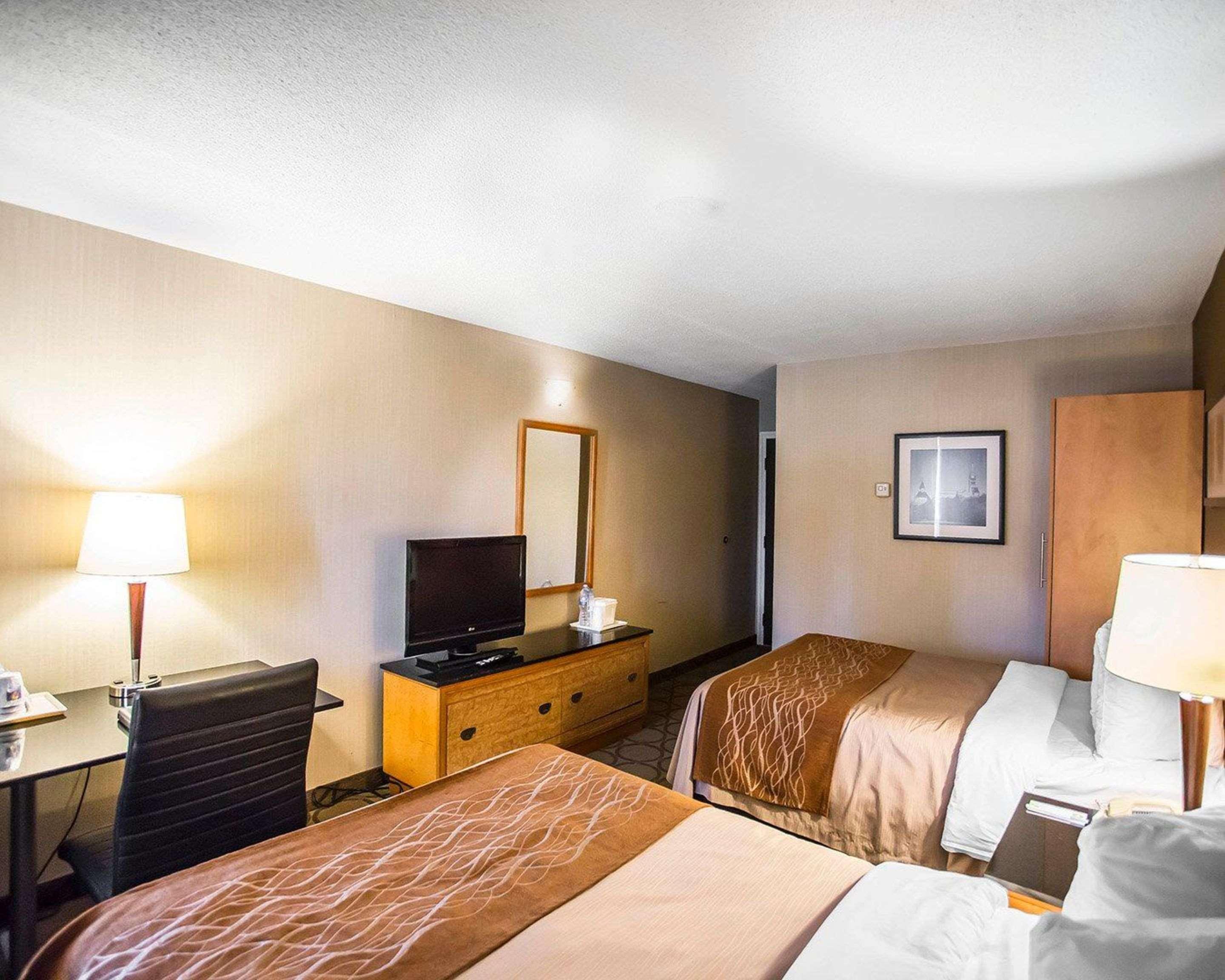 Comfort Inn West Ottawa Exterior foto